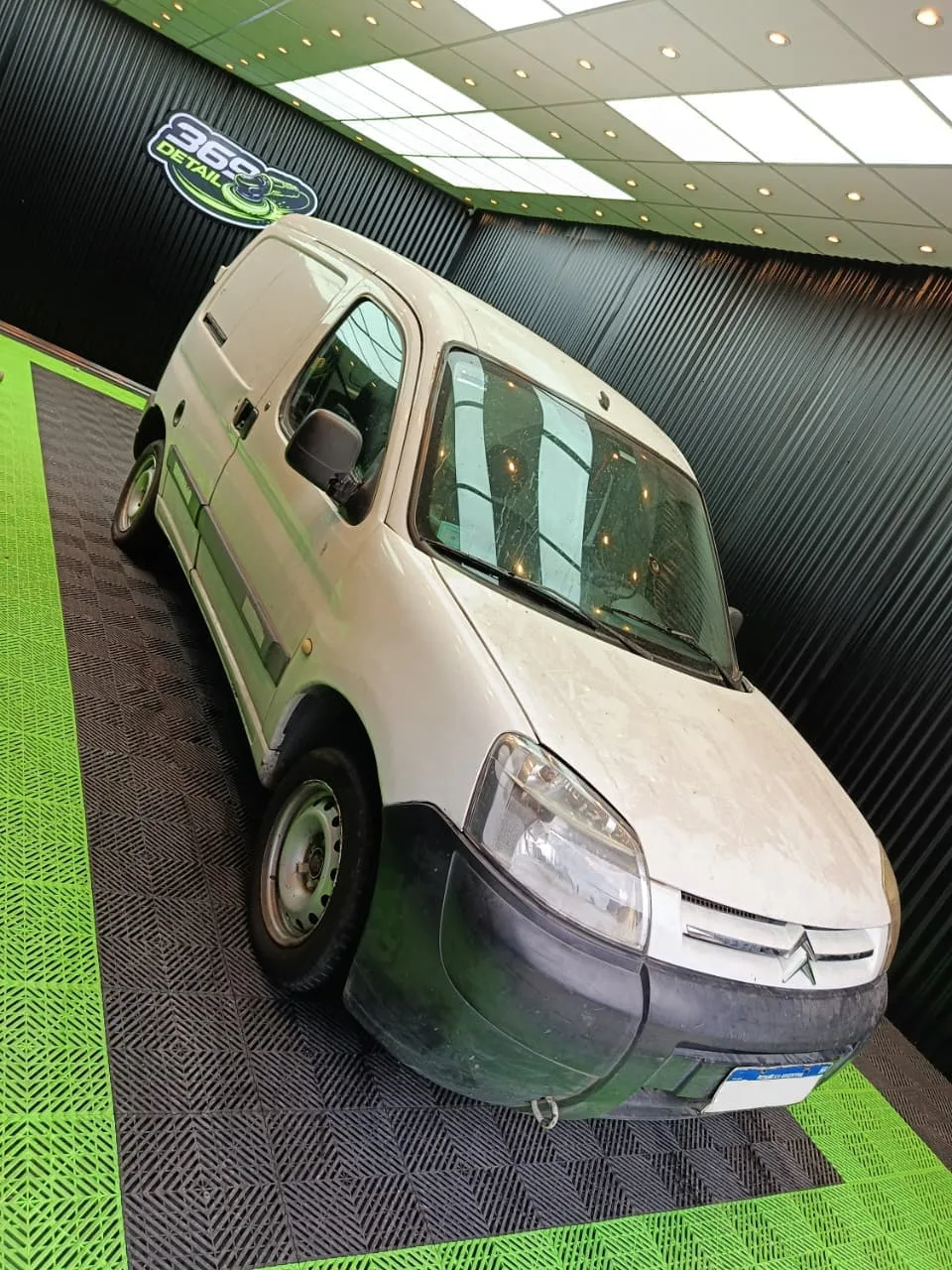 Citroën Berlingo — Tratamiento acrílico — Exterior — Antes del trabajo en 369 Detail, Lugano